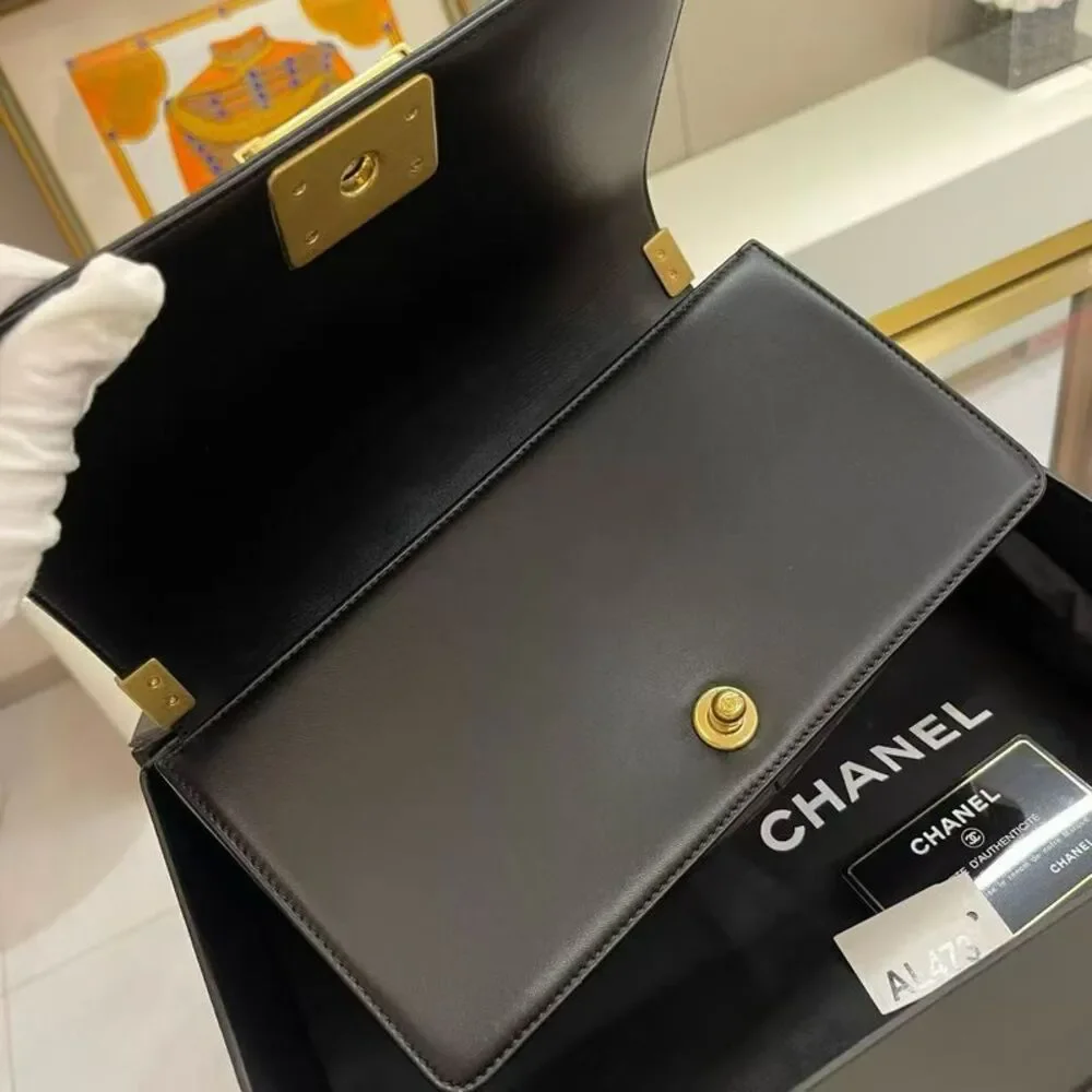 Chanel Women Pre-Loved Bag Very Good Condition